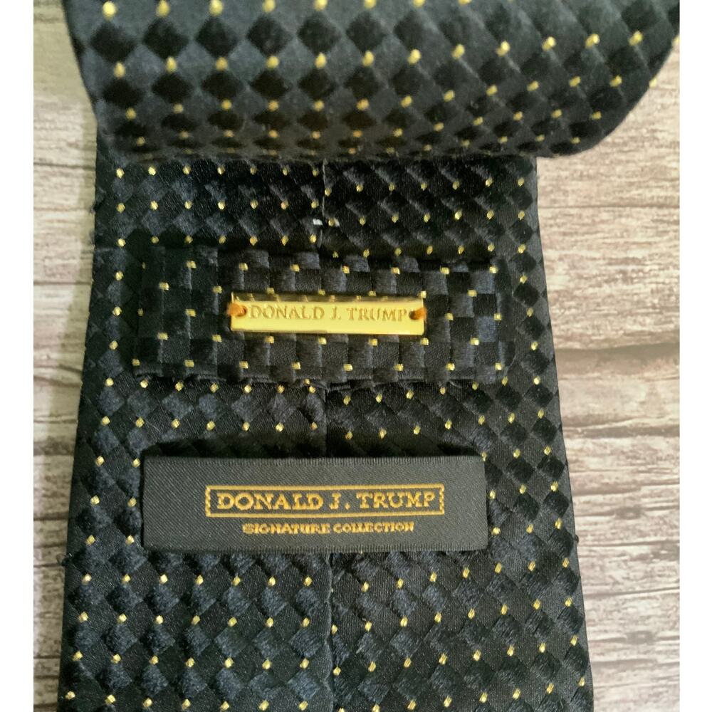Donald Trump Signature Collection Black & Gold Silk Geometric Tie